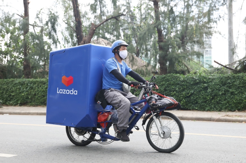 chủ nhật lazada có giao hàng không